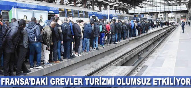 Fransa'daki grevler turizmi olumsuz etkiliyor