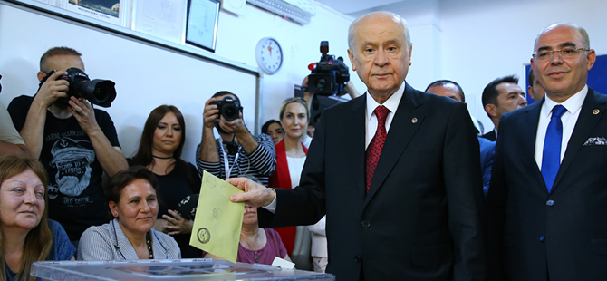 MHP lideri Bahçeli oyunu Ankara'da kullandı