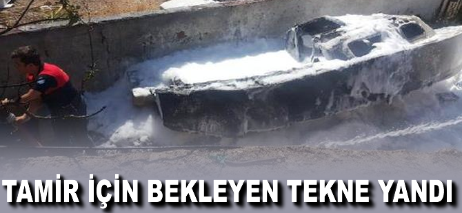 Tamir için bekleyen tekne yandı