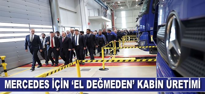 Mercedes için 'el değmeden' kabin üretimi