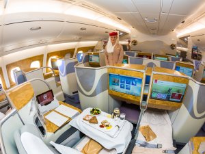 Emirates, Türkiye'den kabin ekibi istihdam edecek