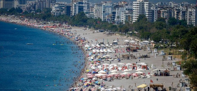 Turizm merkezlerinde bayram tatili yoğunluğu