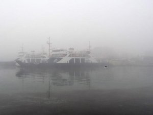 Çanakkale Boğazı'nda gemi trafiğine sis engeli