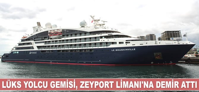 ‘Le Bougainville’ isimli yolcu gemisi, Zeyport Limanı’na demir attı