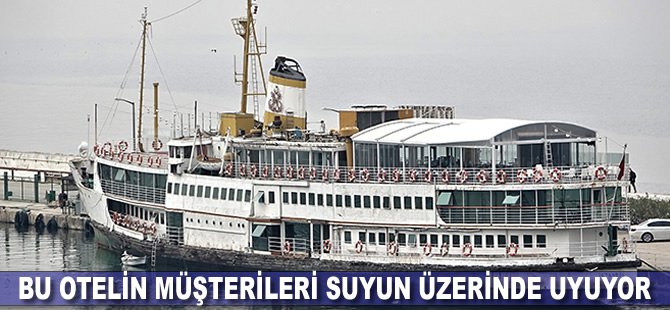 Bu otelin müşterileri suyun üzerinde uyuyor